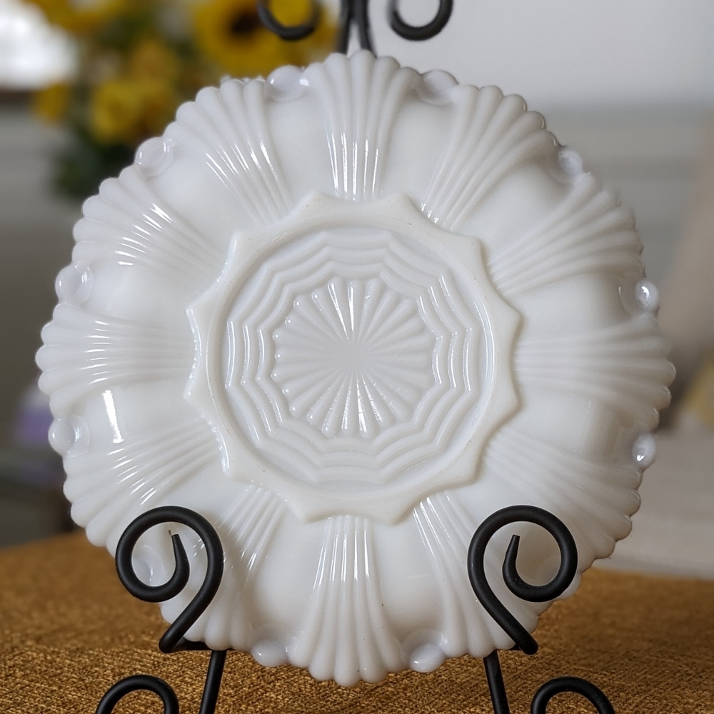 Vintage Anchor Hocking White Milk Glass Deviled Egg Plate Serving Dish HOLIDAY - Picture 5 of 6
